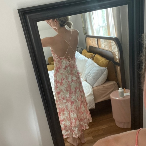 ASTR The Label Gaia Floral Burnout Midi Dress - Pink burn out size Small - Picture 4 of 5